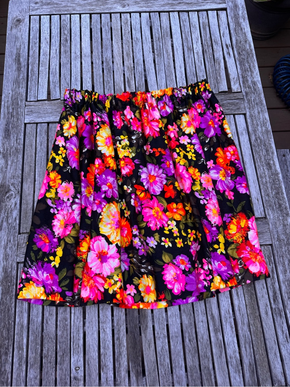 Women’s Vintage 30” Waist Size Black Floral Multicolor Elastic Band Skirt